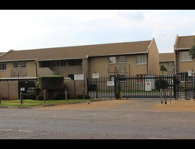 2 BEDROOM COMPLEX FOR SALE IN RAVENSWOOD